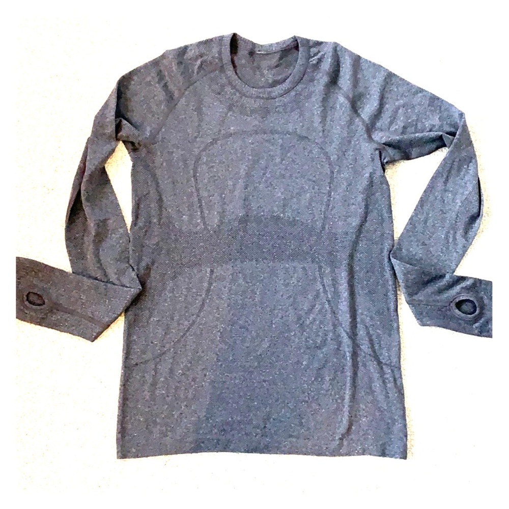 Lululemon fitted long sleeve with thumb holes